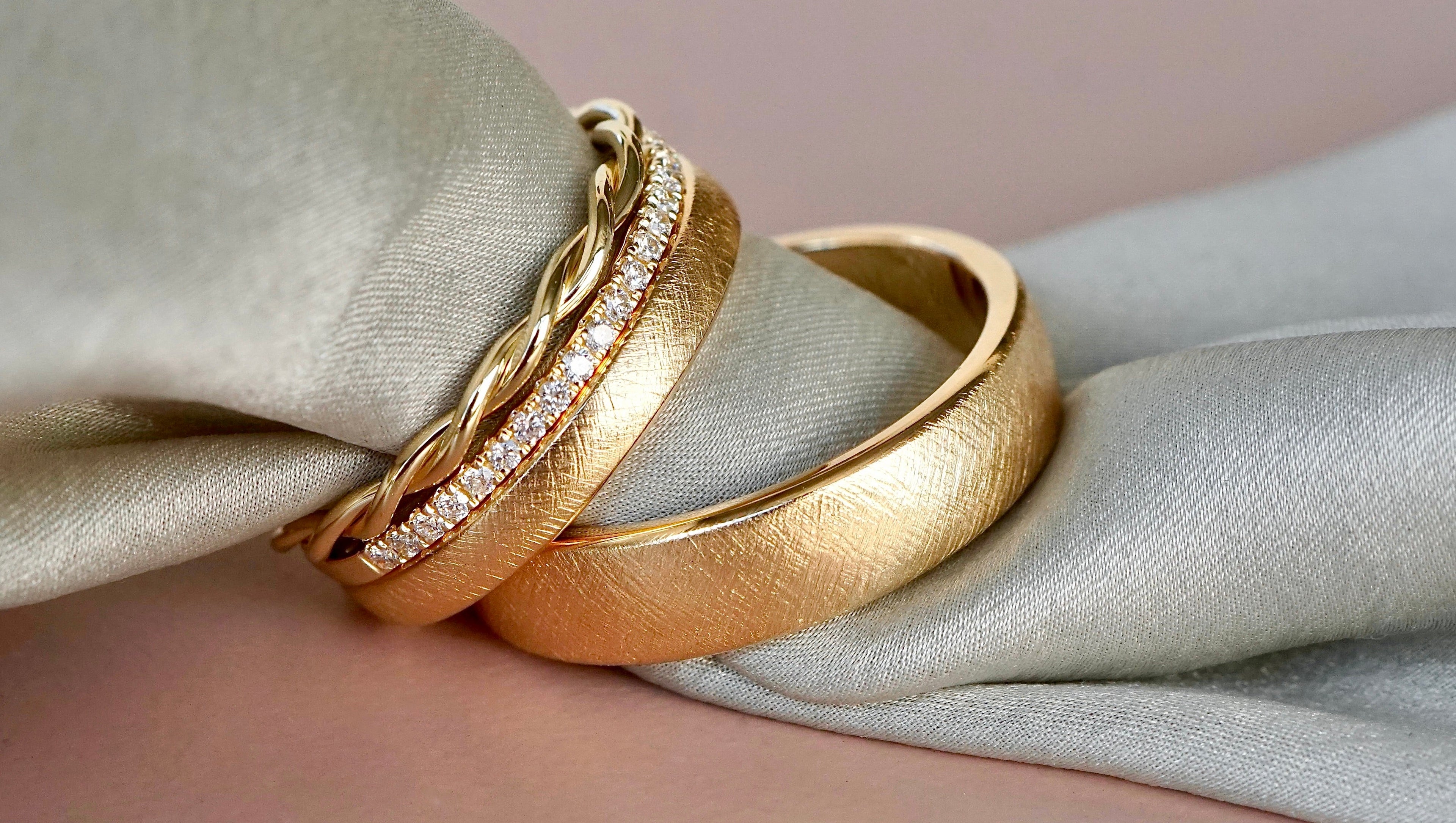 Eheringe mit passenden Vorsteckringen