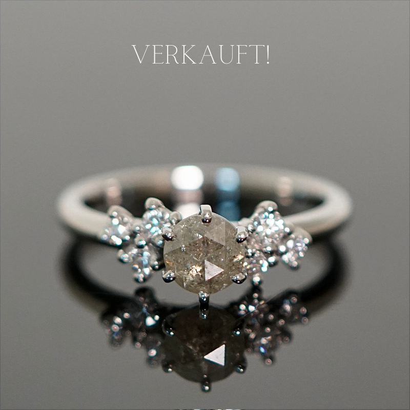 Ring LYRA Salt & Pepper