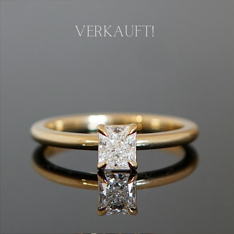 Vintage Ring aus Gold mit Diamanten im Radiant-Schliff.