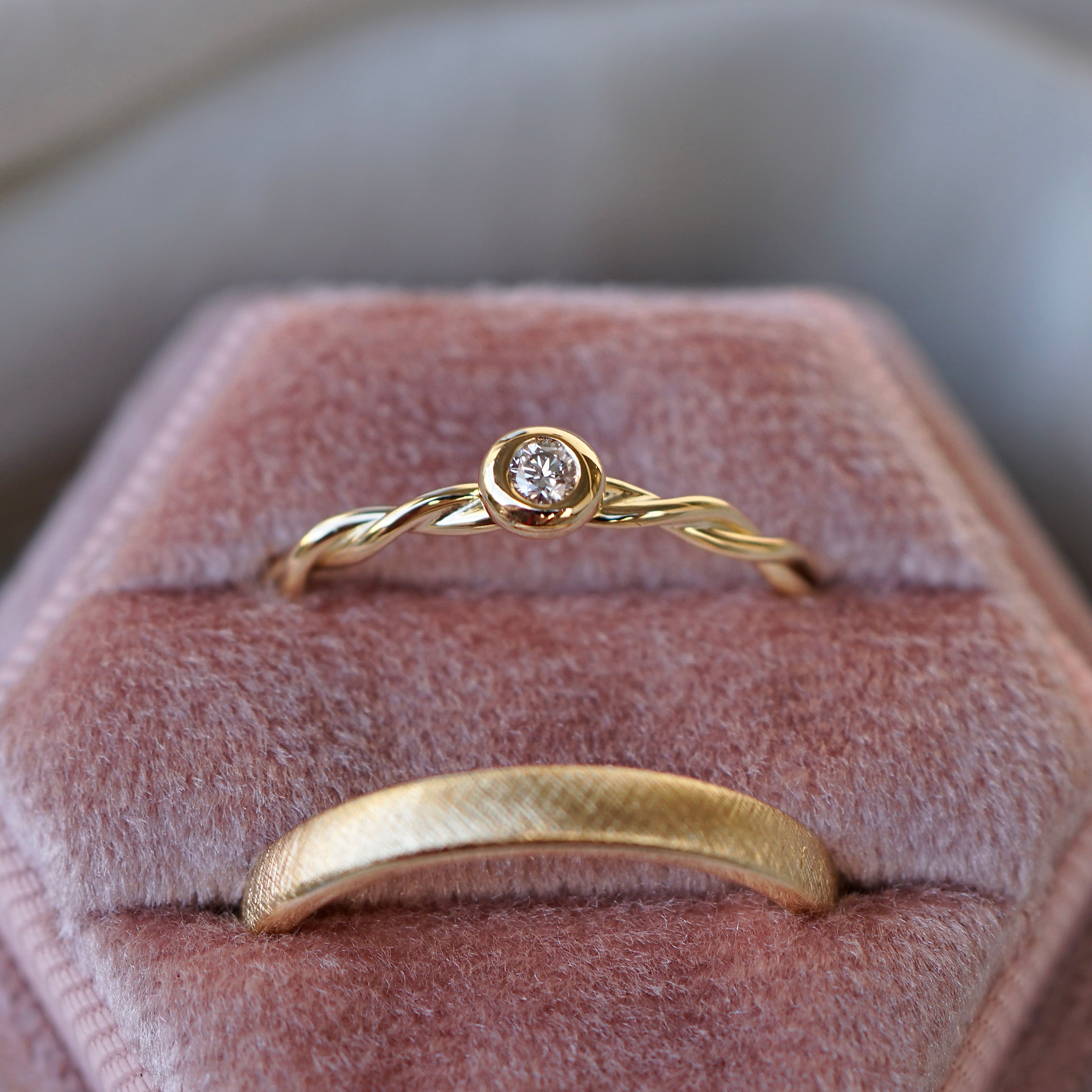 Kordelring KUGLIG 0,05 Ct.