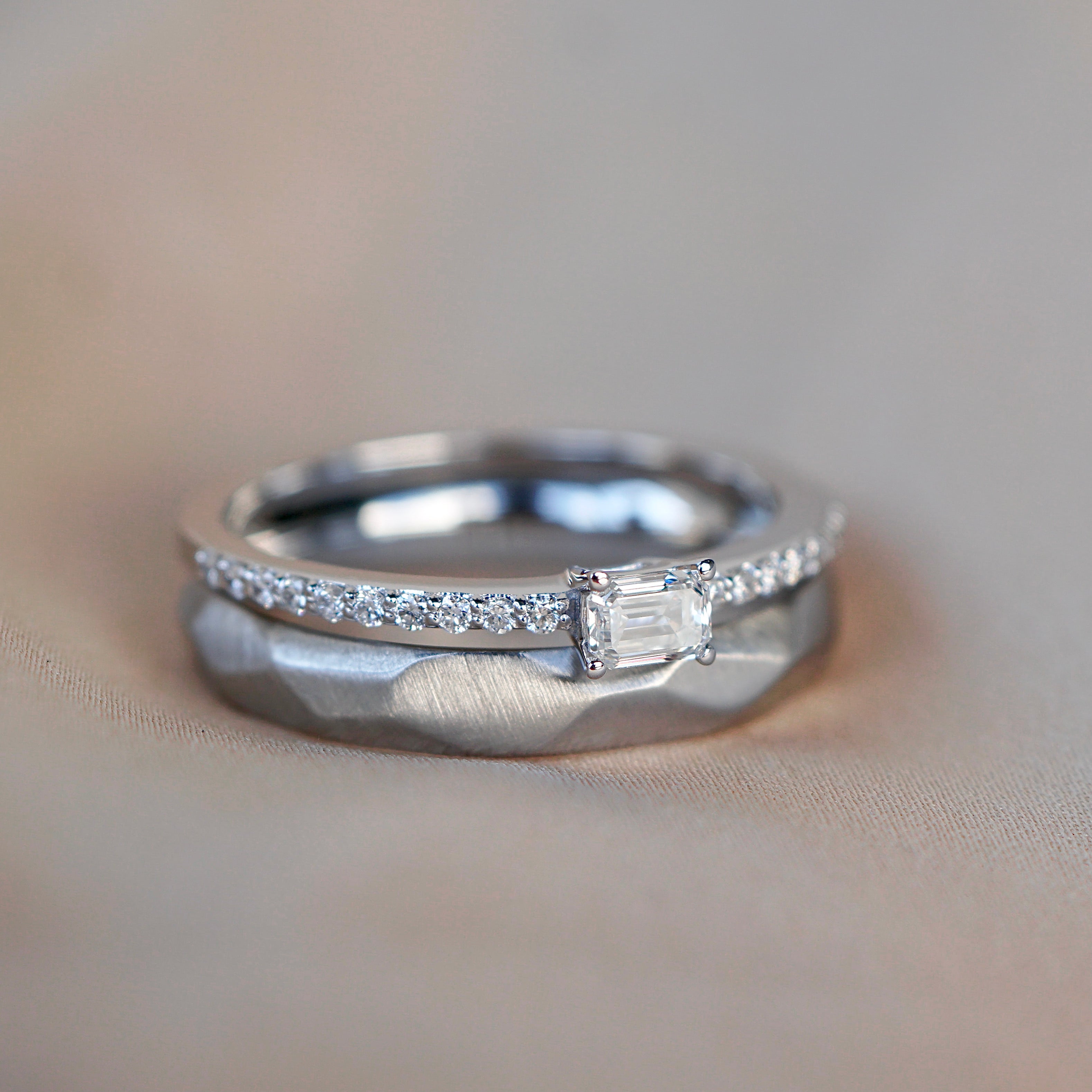 Ringkombination Eheringe, Damenringe mit Verlobungsring zur Hochzeit.