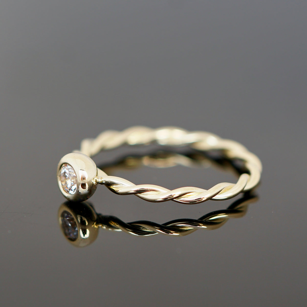 Kordelring KUGLIG 0,15 Ct.