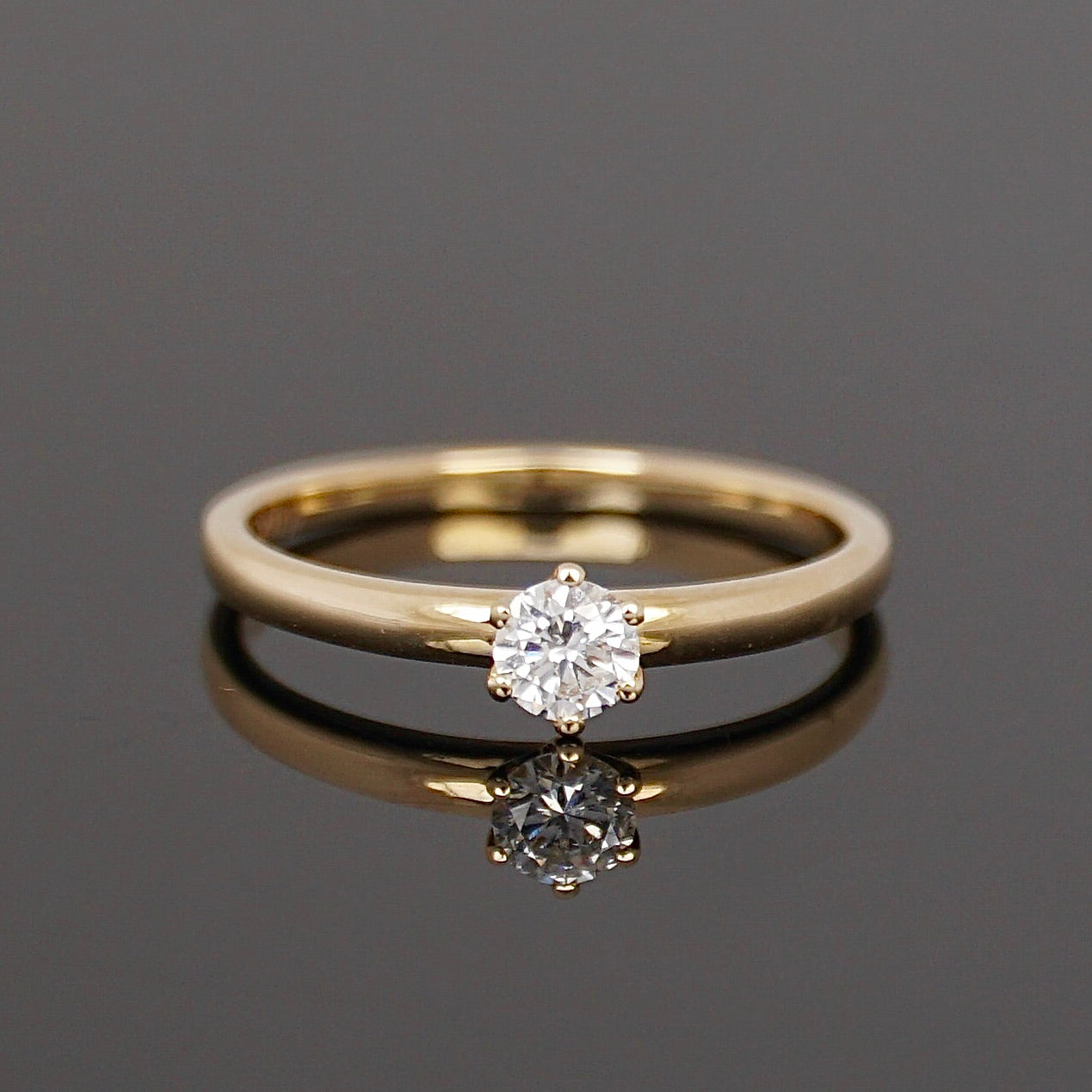 klassischer Verlobungsring mit Mittelstein 0,25 Ct. , Solitärring