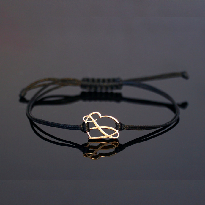 Charity Armband aus echtem Gold von LIEBLINGSRING 1989. Das Logo verbindet die Liebe mit der Unendlichkeit. Ein Symbol für die Ewigkeit!