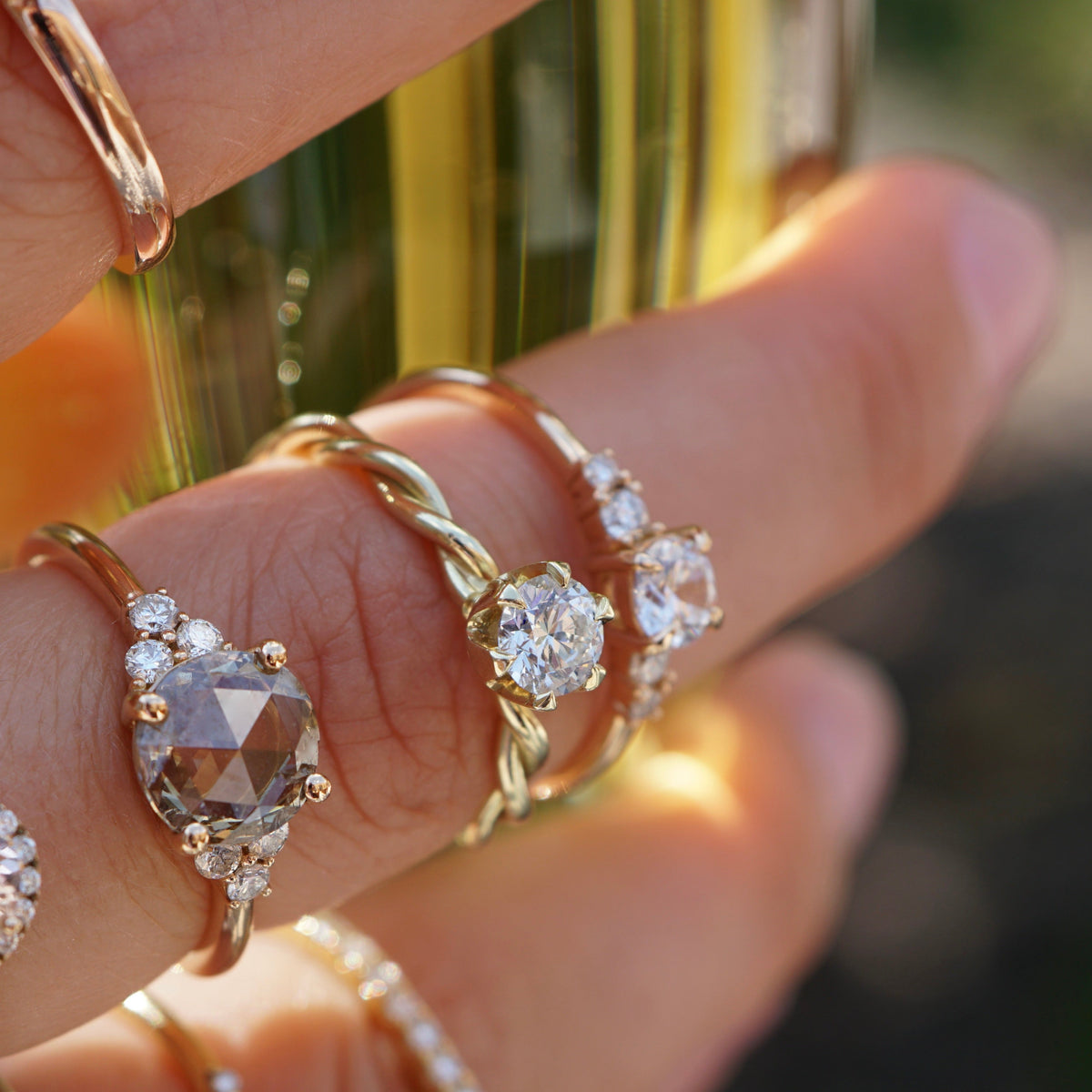 Retrodesign Diamantring, nostalgischer Ring mit Diamanten. Vintage Verlobungsring