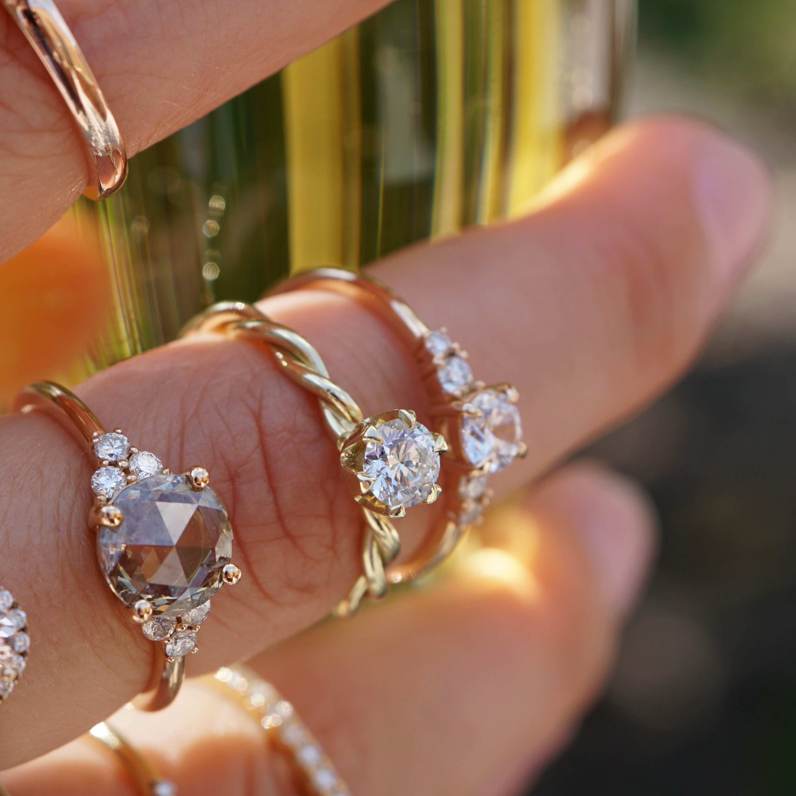 Retrodesign Diamantring, nostalgischer Ring mit Diamanten. Vintage Verlobungsring