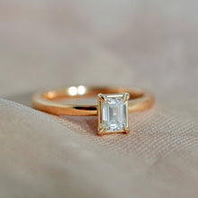 Lade das Bild in den Galerie-Viewer, Ring KAYA 0,50 Ct.
