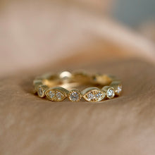 Lade das Bild in den Galerie-Viewer, Ring LIZ
