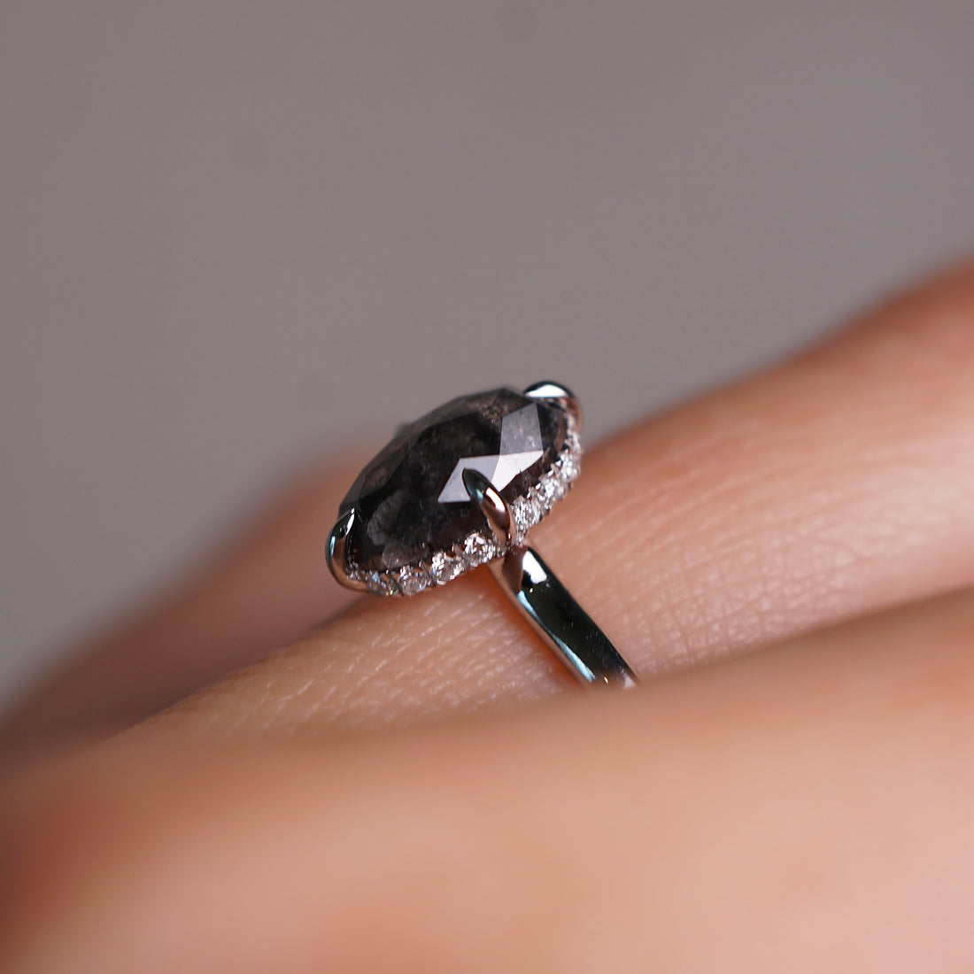 Ring THEA