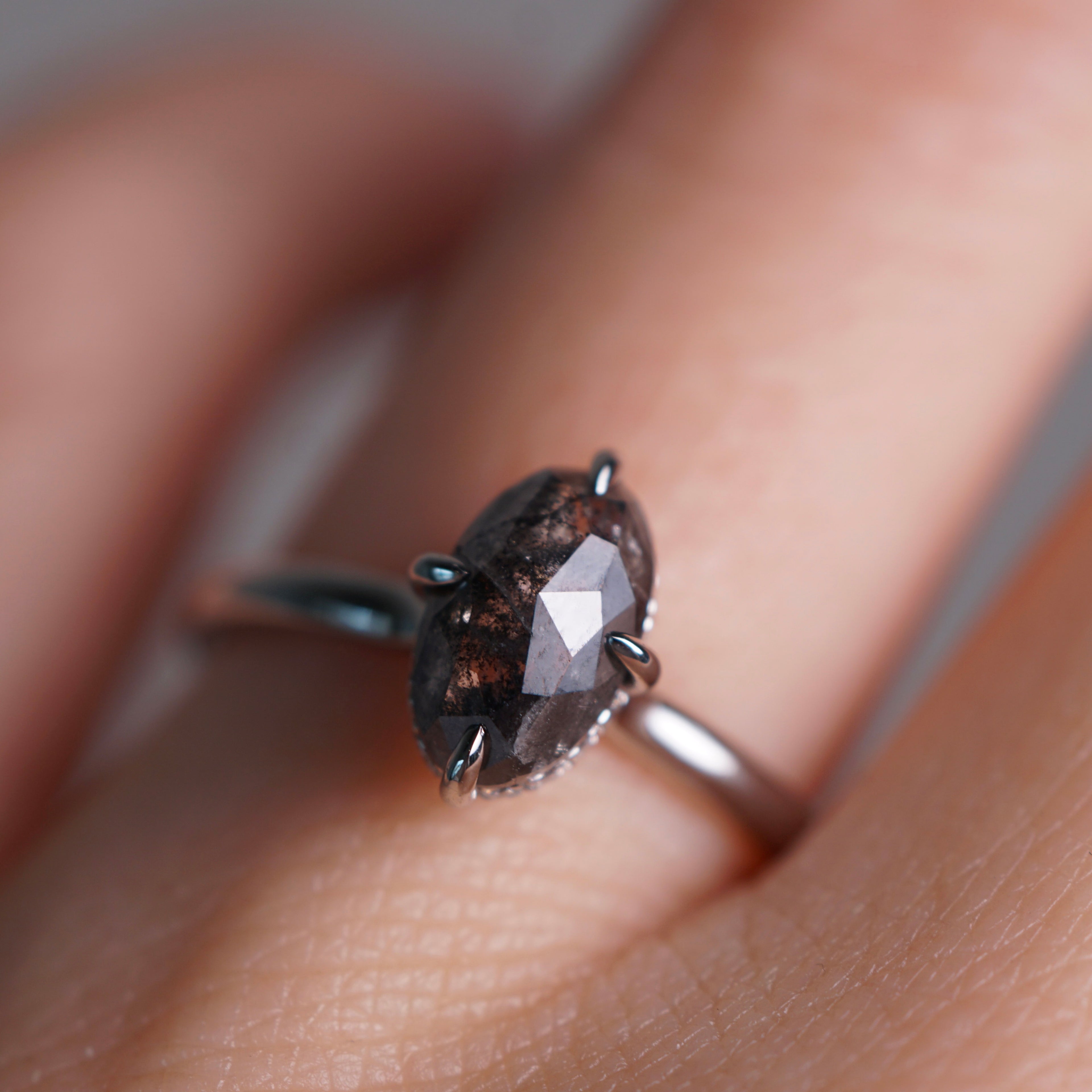Ring THEA