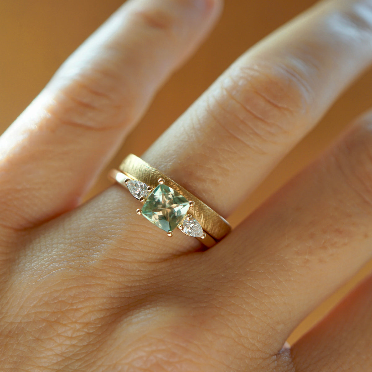 Ring LIANA
