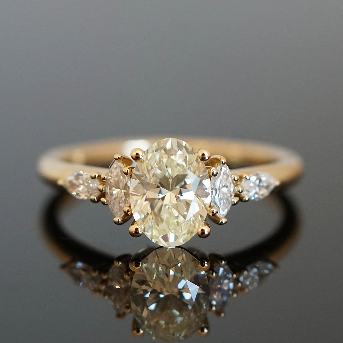 Ring REINA