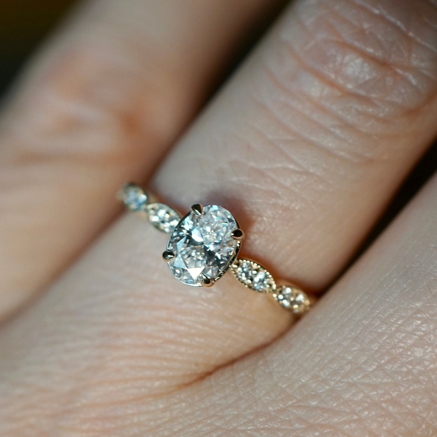 Ring AUDREY