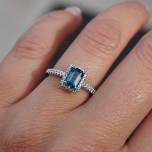 Lade das Bild in den Galerie-Viewer, Ring AURA

