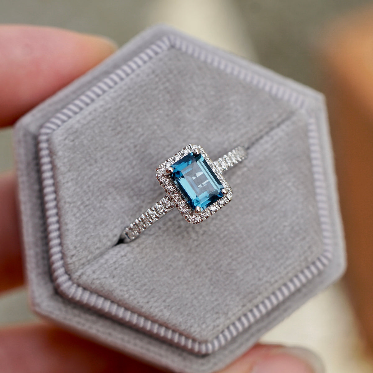 Ring AURA / 54