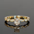 Vintage Verlobungsring, Diamant mit ovalem Schliff in einer Vierer-Krappenfassung, Navetten 