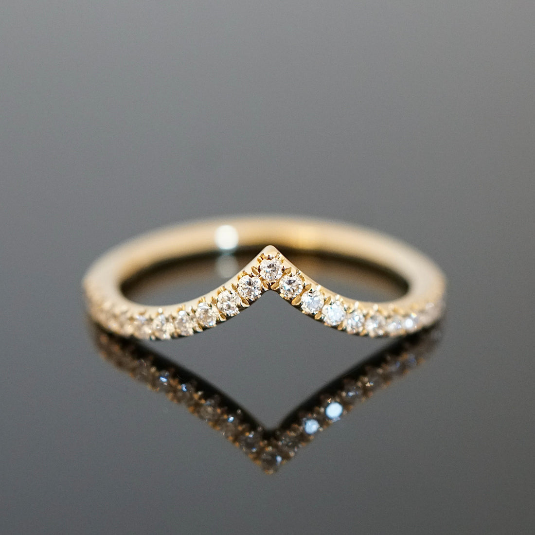 Vorsteckring in V Form mit Diamanten, verspielt, geometrisch 