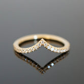 Vorsteckring in V Form mit Diamanten, verspielt, geometrisch 