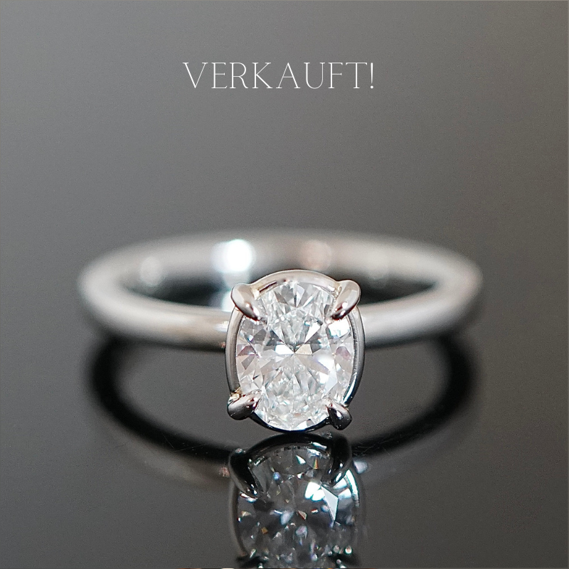 Ovaler Diamant 0,80 Carat in schlichter Fassung, handgeschmiedet aus Platin.