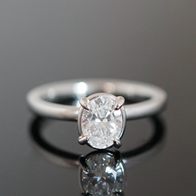 Lade das Bild in den Galerie-Viewer, Ring HAILEY 0,80 Ct.
