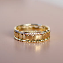 Lade das Bild in den Galerie-Viewer, Ring LARA
