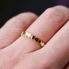 Lade das Bild in den Galerie-Viewer, Ring LARA
