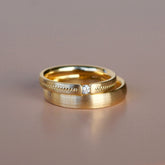 Eheringe Armonia von Lieblingsring. Mit Seidenmattierter Oberfläche aus Gold.