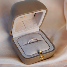 Lade das Bild in den Galerie-Viewer, Memoryring MIA 2,4 mm / halb
