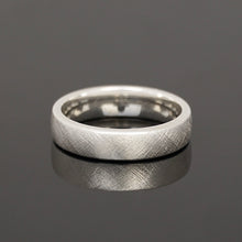 Lade das Bild in den Galerie-Viewer, Vintage Herrenring zur Hochzeit, Ehering aus Platin für den Mann.
