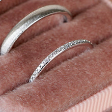 Lade das Bild in den Galerie-Viewer, Memoryring LILLY 1,2 mm / halb
