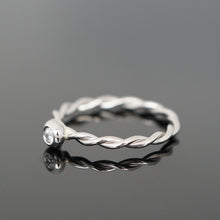 Lade das Bild in den Galerie-Viewer, Kordelring KUGLIG 0,05 Ct.
