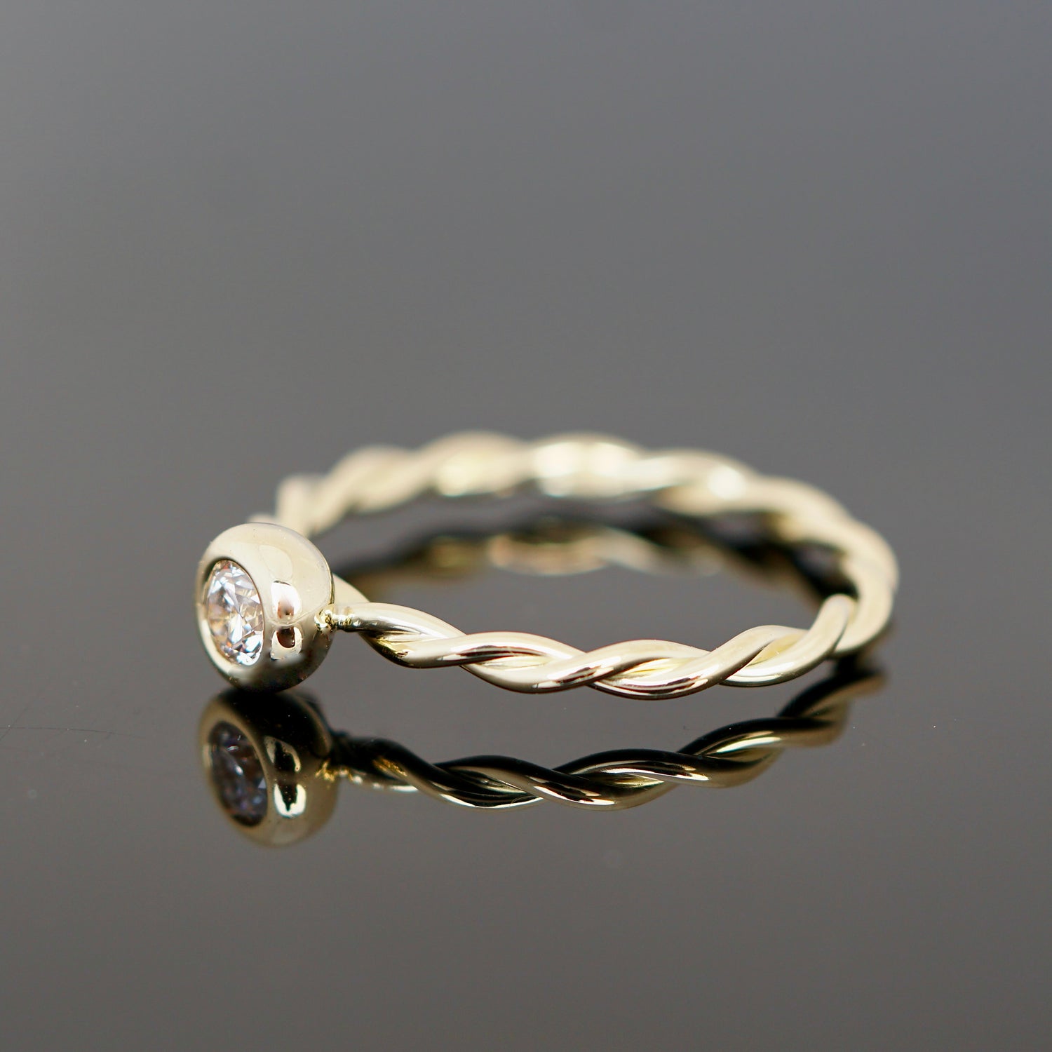 Kordelring KUGLIG 0,15 Ct.