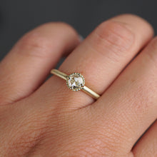Lade das Bild in den Galerie-Viewer, Ring LACY ANTIQ
