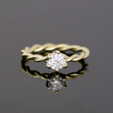 Kordelring mit einem Halbkaräter Diamanten aus Gold, gedrehter Ring Kordelung mit 0,50 Brillanten