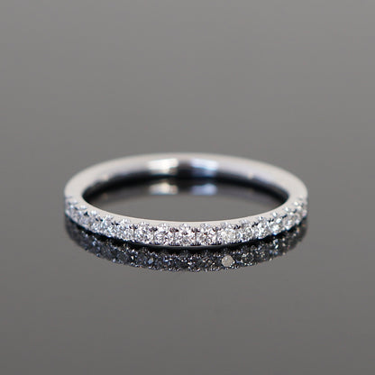 Memoryring voll mit Diamanten besetzt, Vorsteckring 
