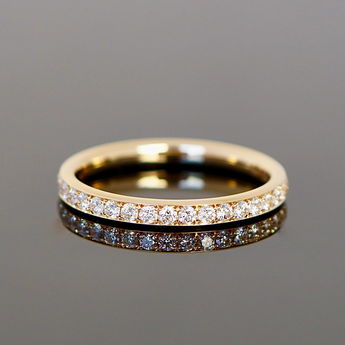 Memoryring mit Diamanten, halb besetzt, Vorsteckring, spezielle Fassart 