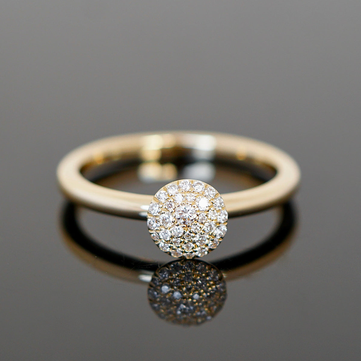 Vorsteckring mit vielen, kleinen Diamanten in unterschiedlichen Steingrößen, einzigartig, Pavéfassung