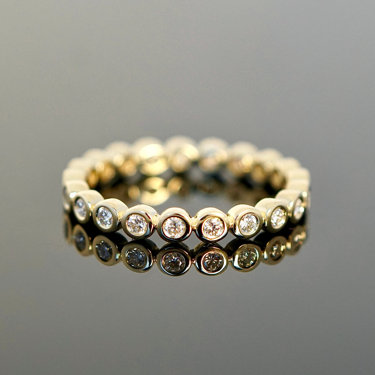 Vorsteckring mit Zargenfassung und Diamanten, rundes Design, voll ausgefasst