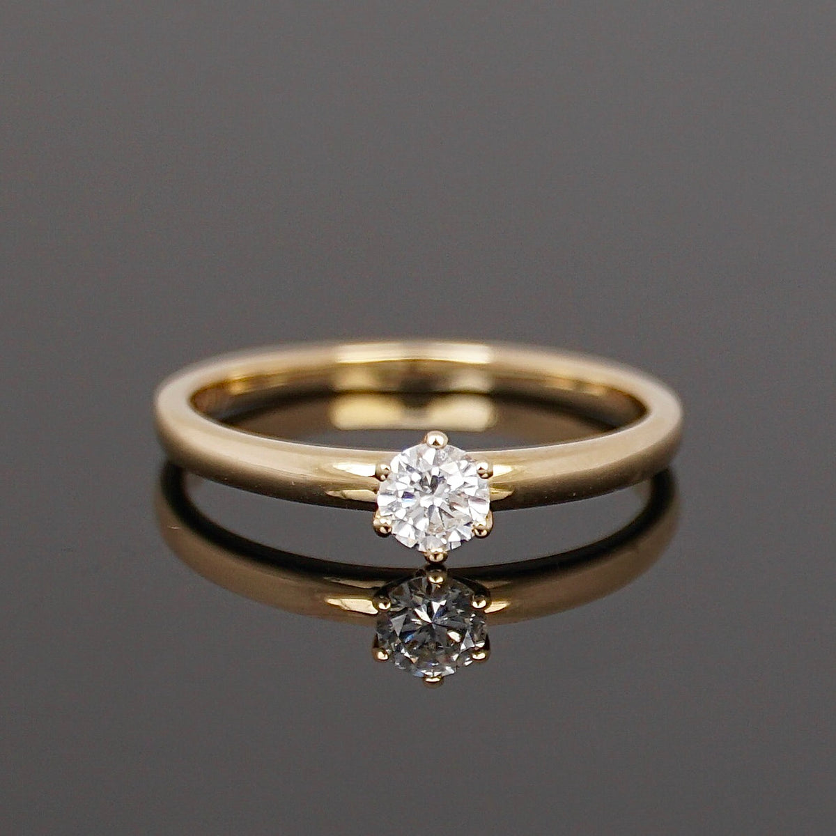 klassischer Verlobungsring mit Mittelstein 0,25 Ct. , Solitärring