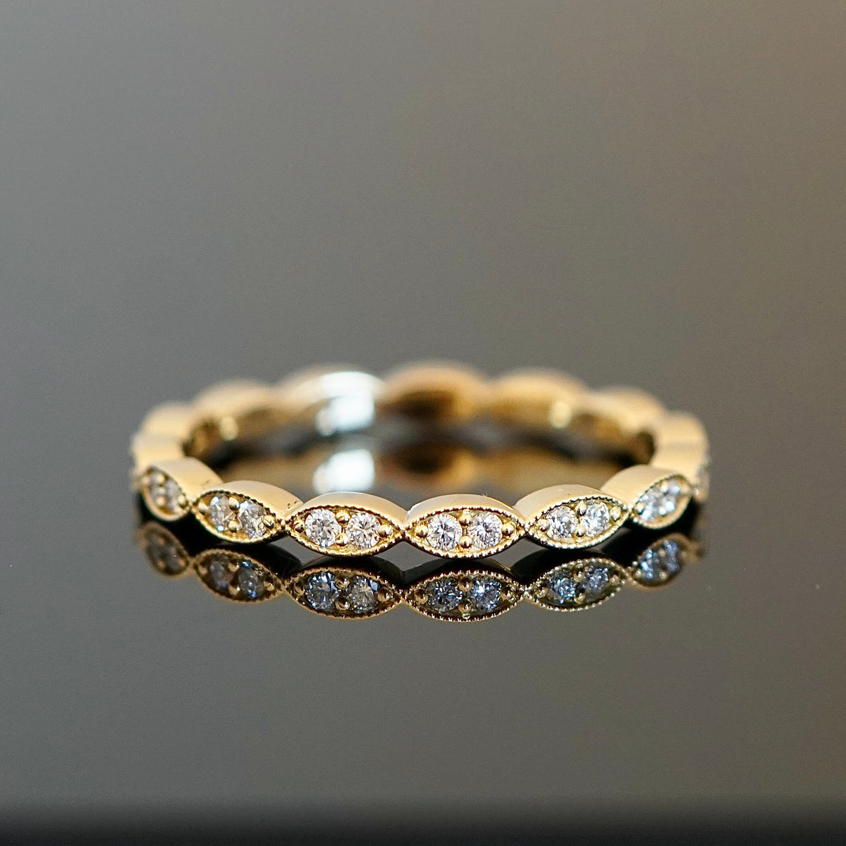 Memoryring im Vintagelook mit vielen Navetten und Brillanten im Ring, voll aufgefasst 