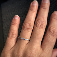 Lade das Bild in den Galerie-Viewer, Memoryring WAVE / halb
