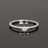 Weißgoldener Verlobungsring mit kleinem Diamanten