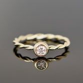 Kordelring Gold mit Diamanten Fassung 0,15 Carat Brillant. Geschmiedeter Ring aus Gelbgold, Roségold, Rotgold, Weißgold oder Platin